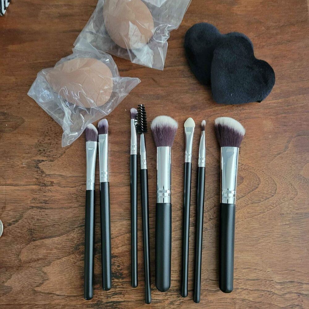 NEW Set of Make-Up brushes and blenders